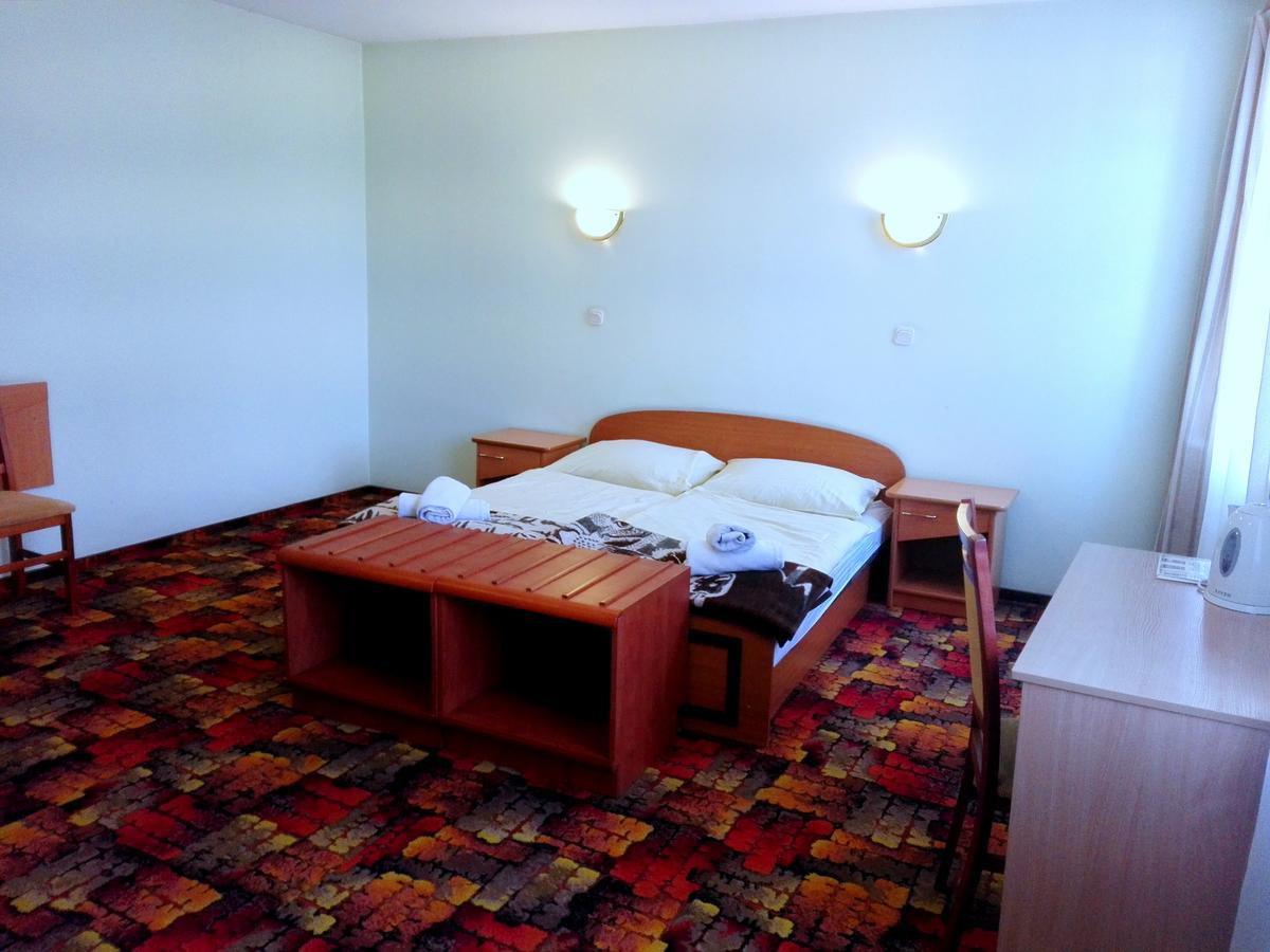 Bed and Breakfast Bristol Economy Бытом Экстерьер фото