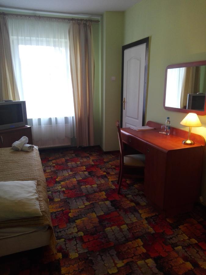 Bed and Breakfast Bristol Economy Бытом Экстерьер фото