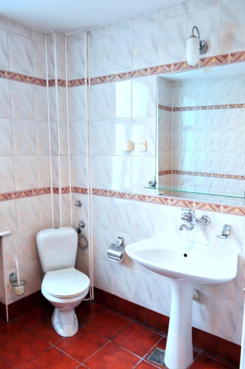 Bed and Breakfast Bristol Economy Бытом Экстерьер фото