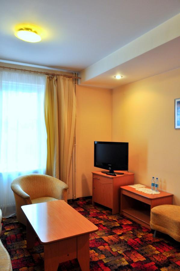 Bed and Breakfast Bristol Economy Бытом Экстерьер фото