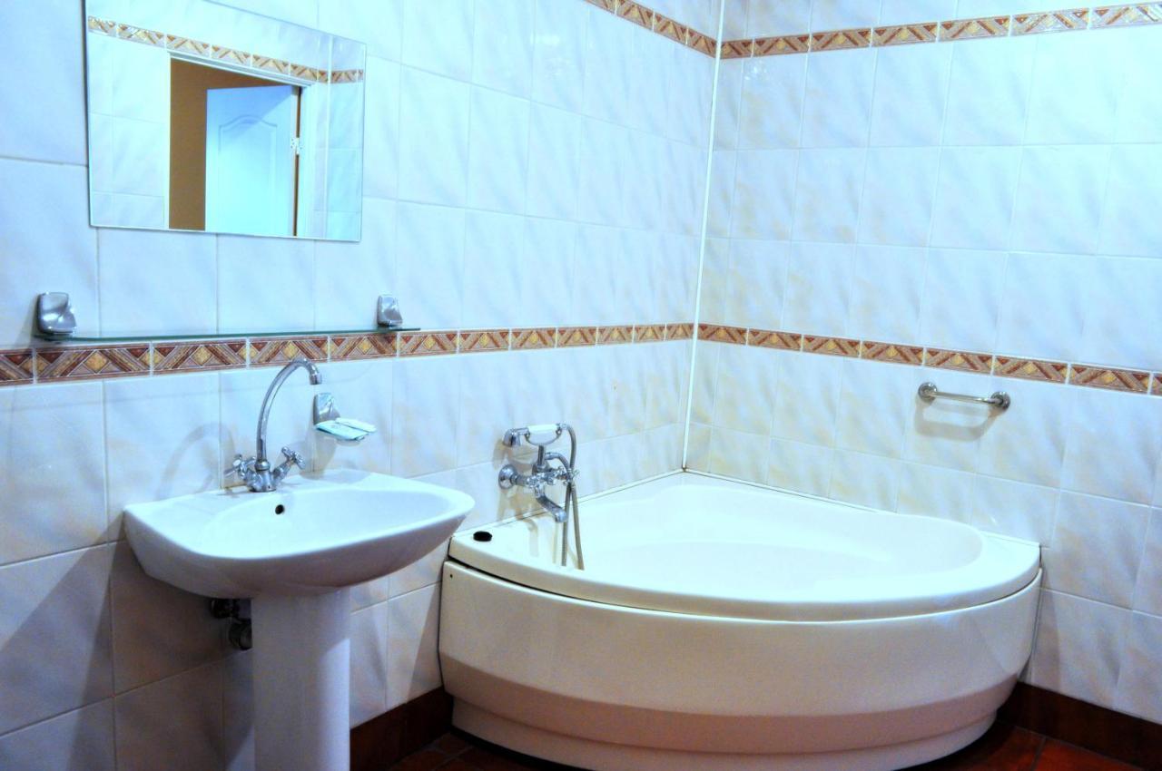 Bed and Breakfast Bristol Economy Бытом Экстерьер фото