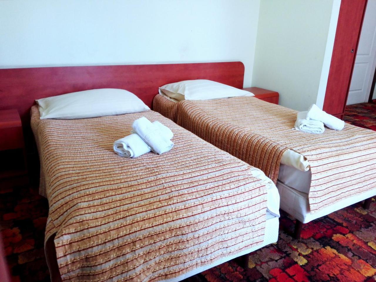 Bed and Breakfast Bristol Economy Бытом Экстерьер фото